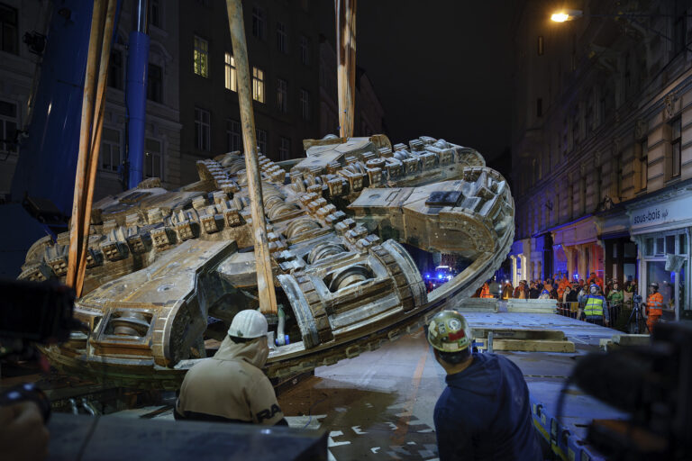 Verladung Schneidrad // Wien