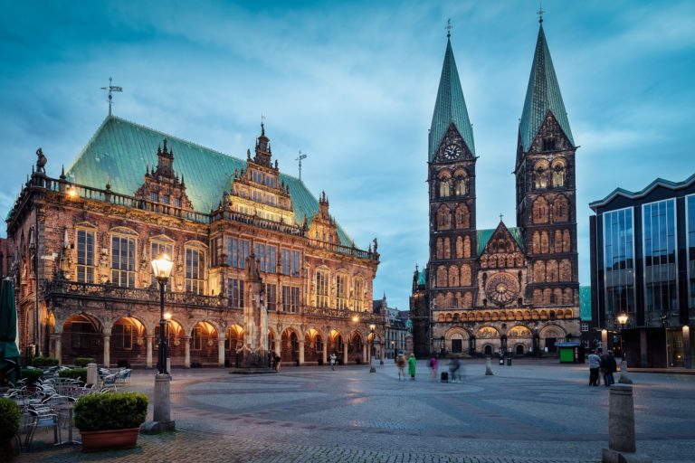 BUCH | WELTERBE - Deutschlands lebendige Vergangenheit | Frederking & Thaler | UNESCO Weltkulturerbe "Rathaus und Roland in Bremen"